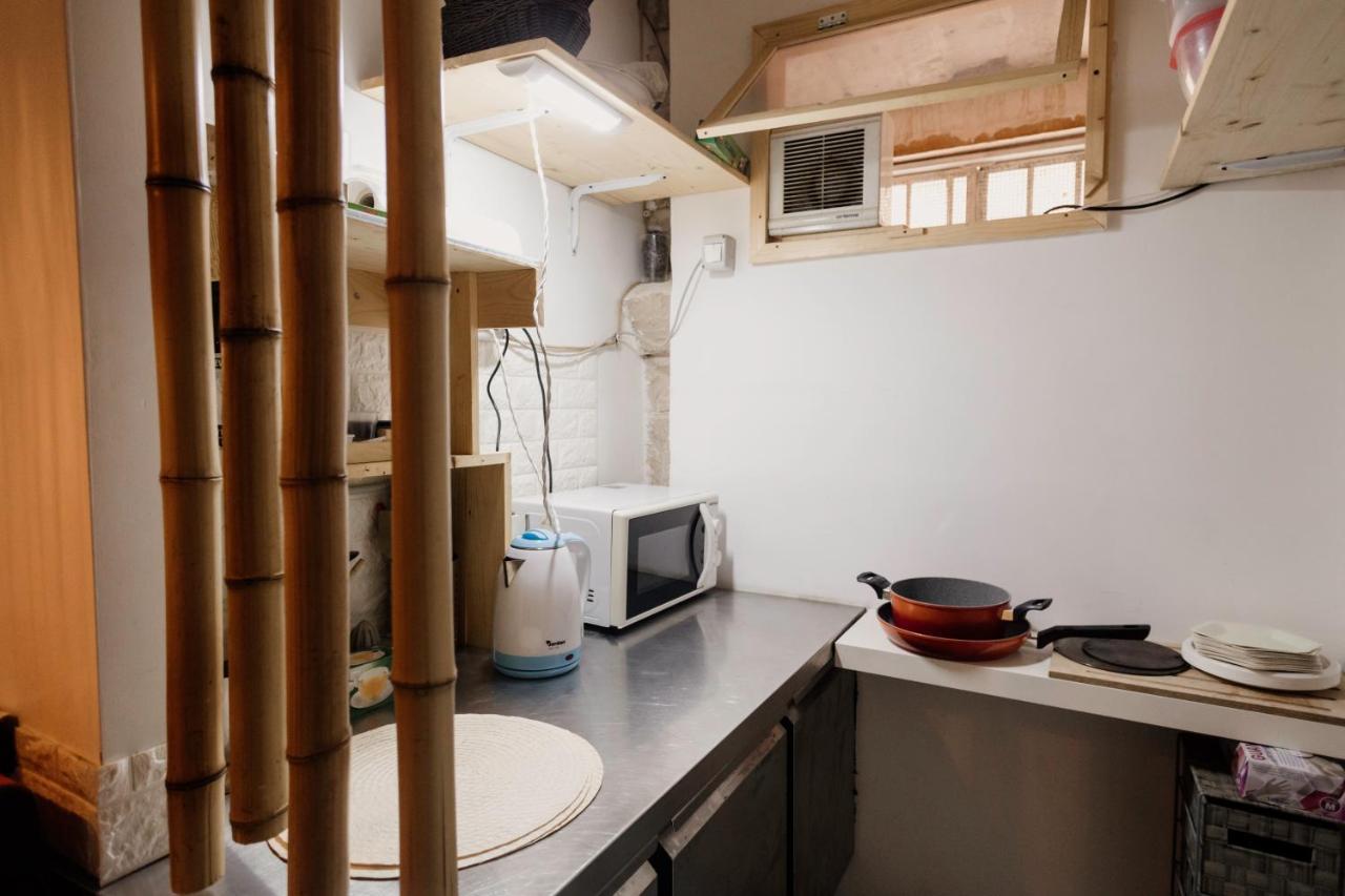 A Stare - Stone Apartment In The Historic Center - Molfetta Bagian luar foto